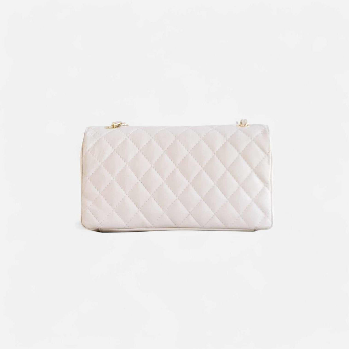 Bolso acolchado beige crema con cadena dorada