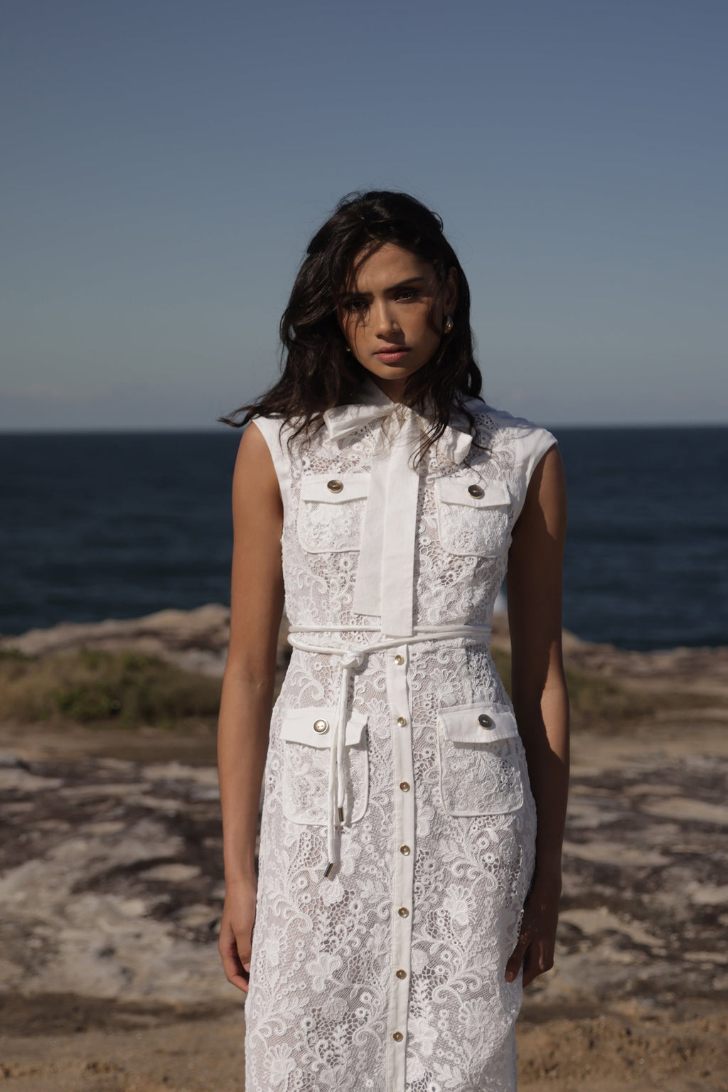 Vestido maxi Layan de encaje 3D con cinturón extraíble