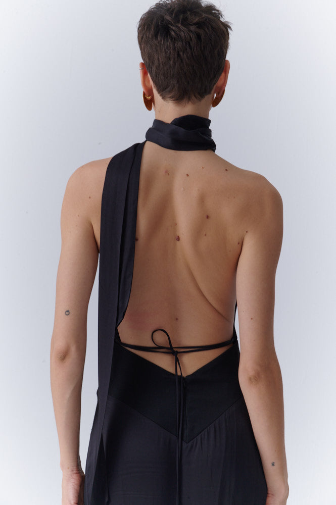 Vestido largo La Emperifollá de satén negro