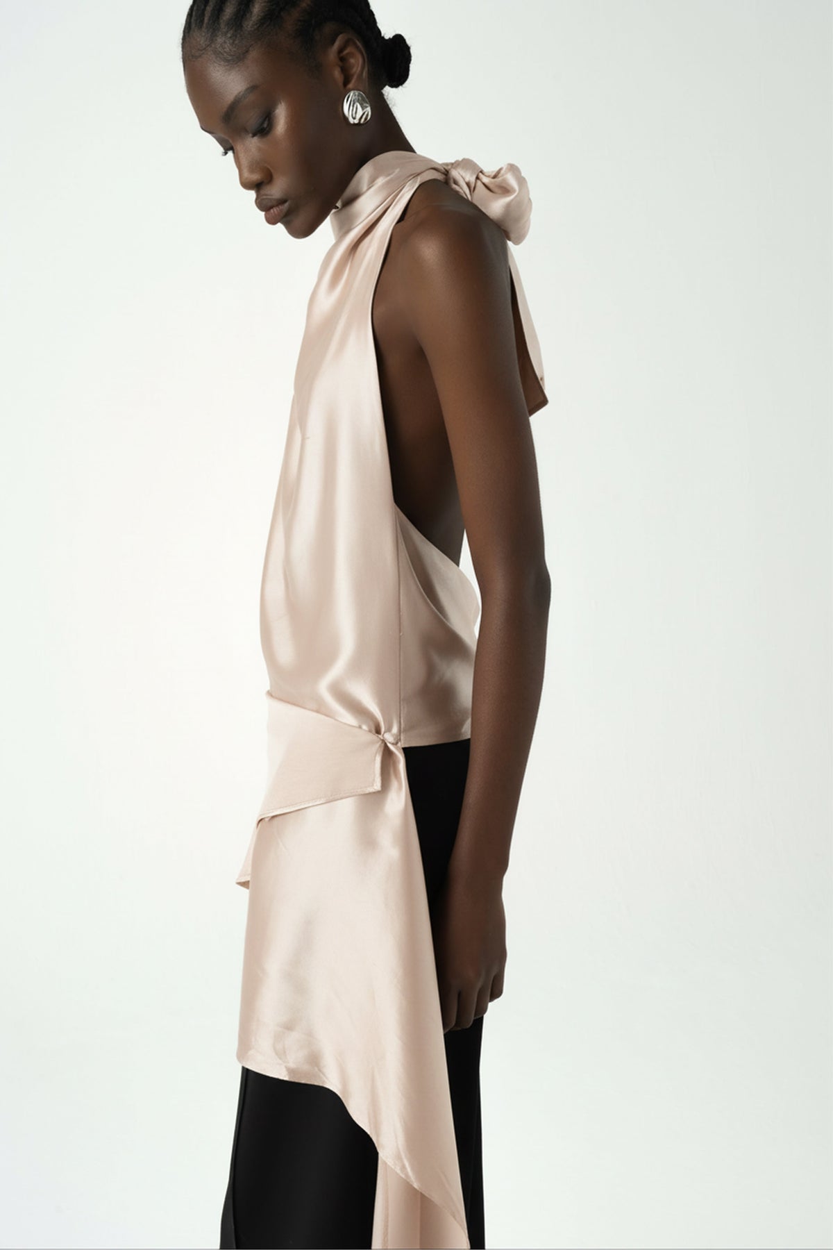 Blusa halter La Joyita en rosa perlado