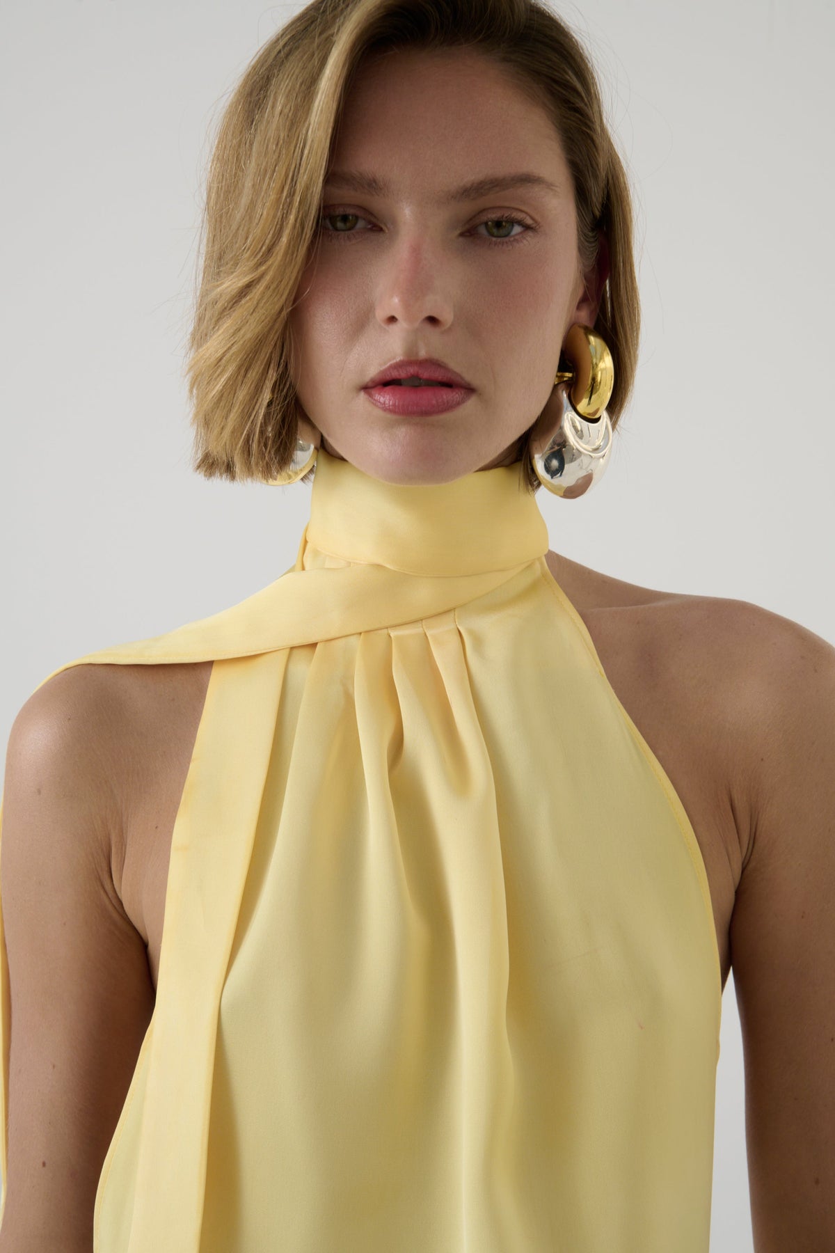 Vestido La Emperifollá en amarillo mantequilla