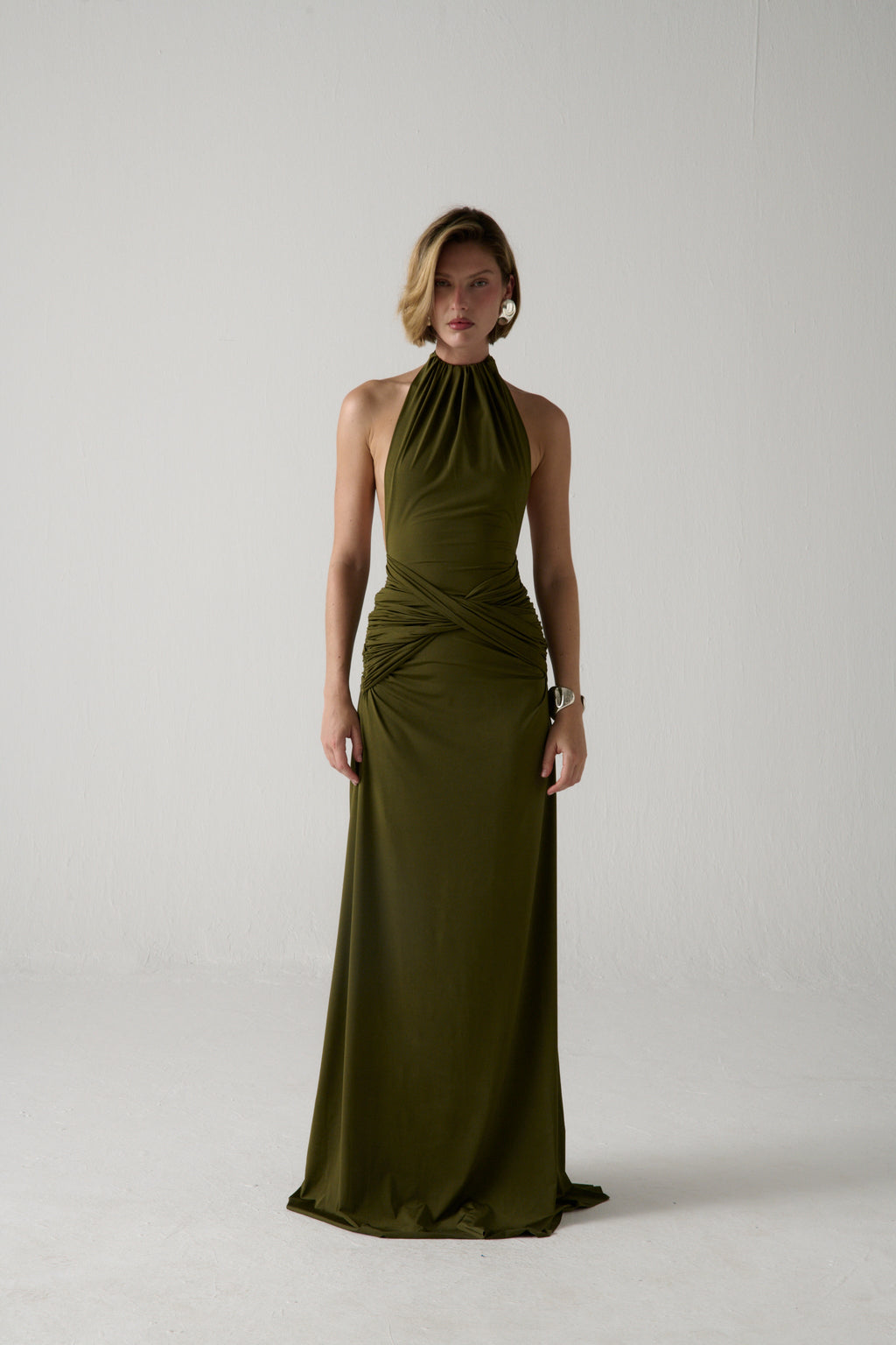 Vestido halter La Salsera en verde oliva