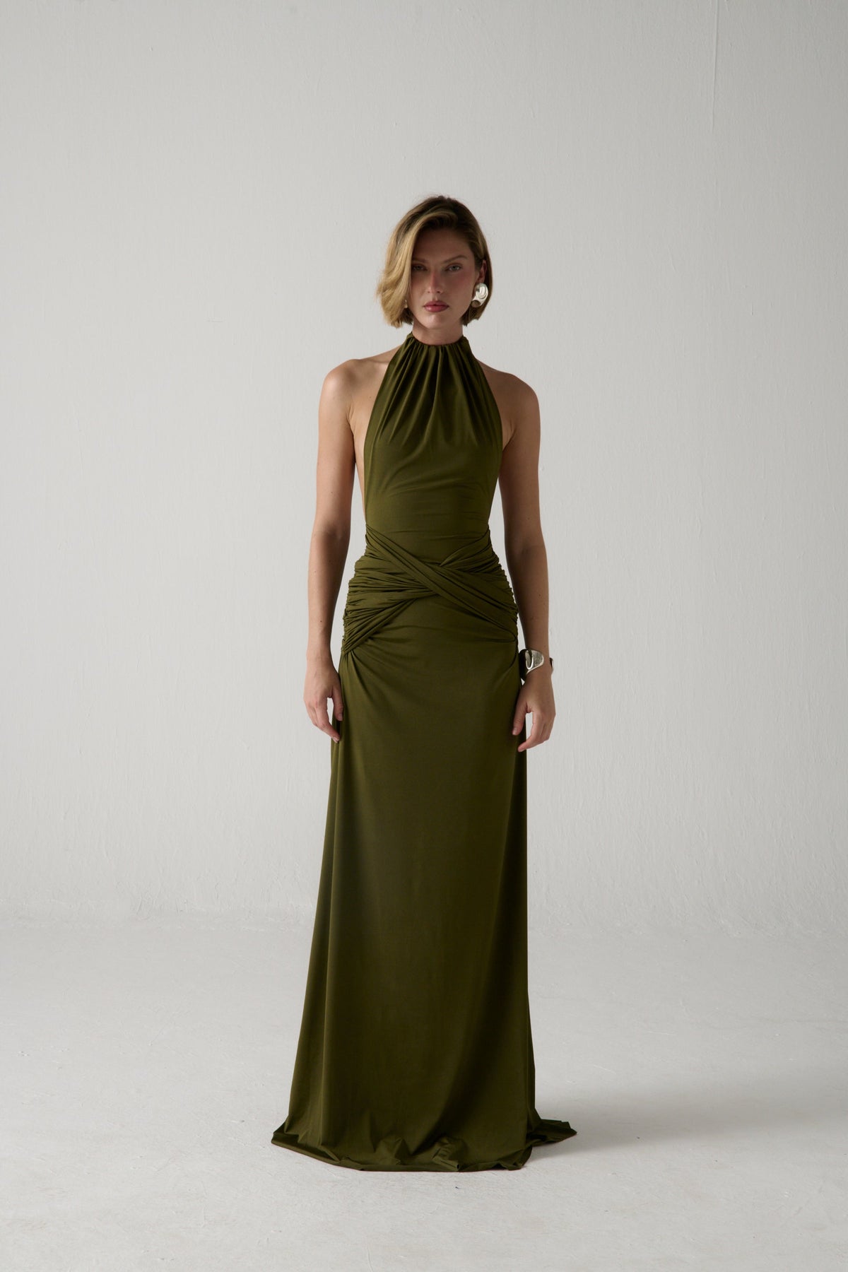 Vestido halter La Salsera en verde oliva