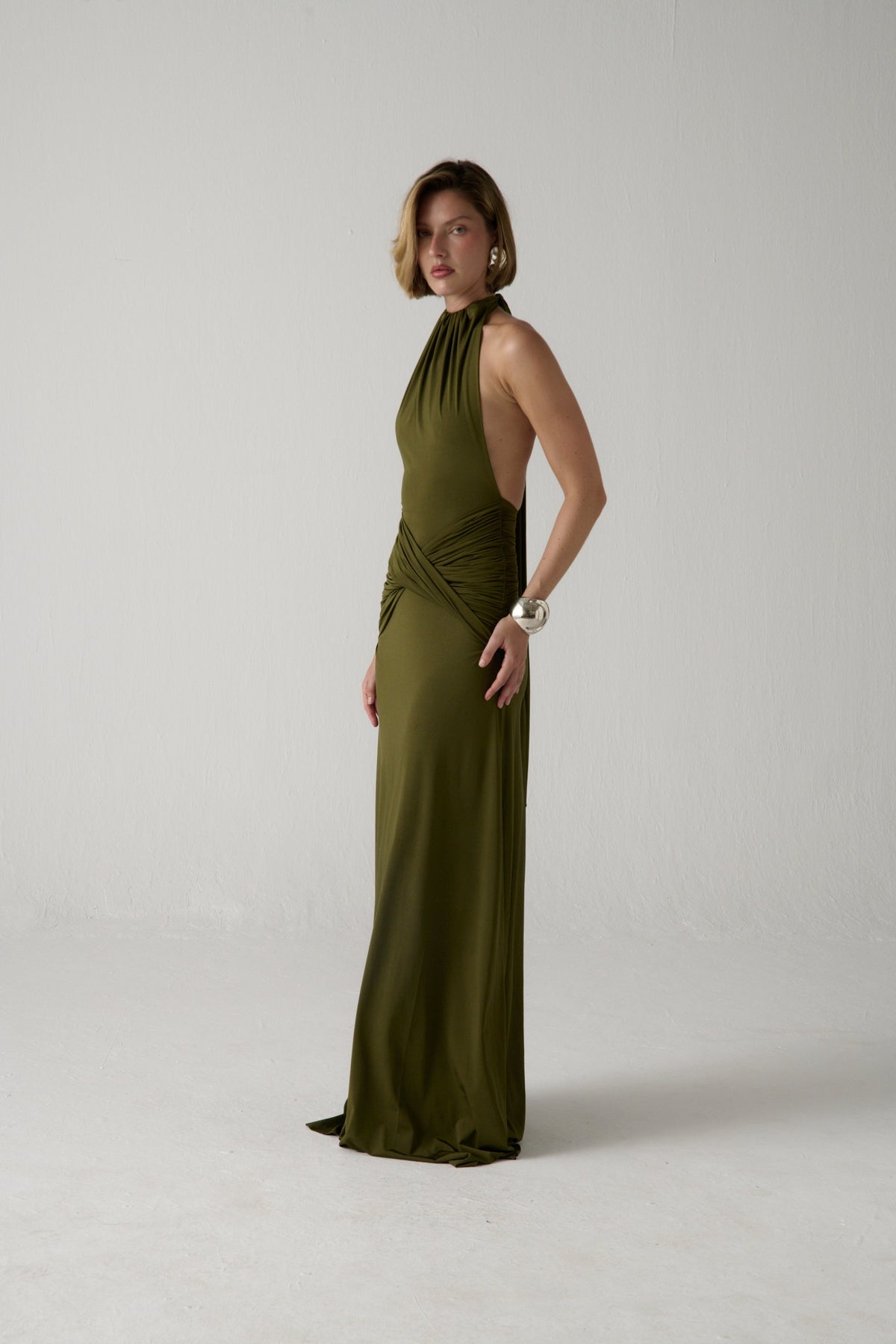 Vestido halter La Salsera en verde oliva