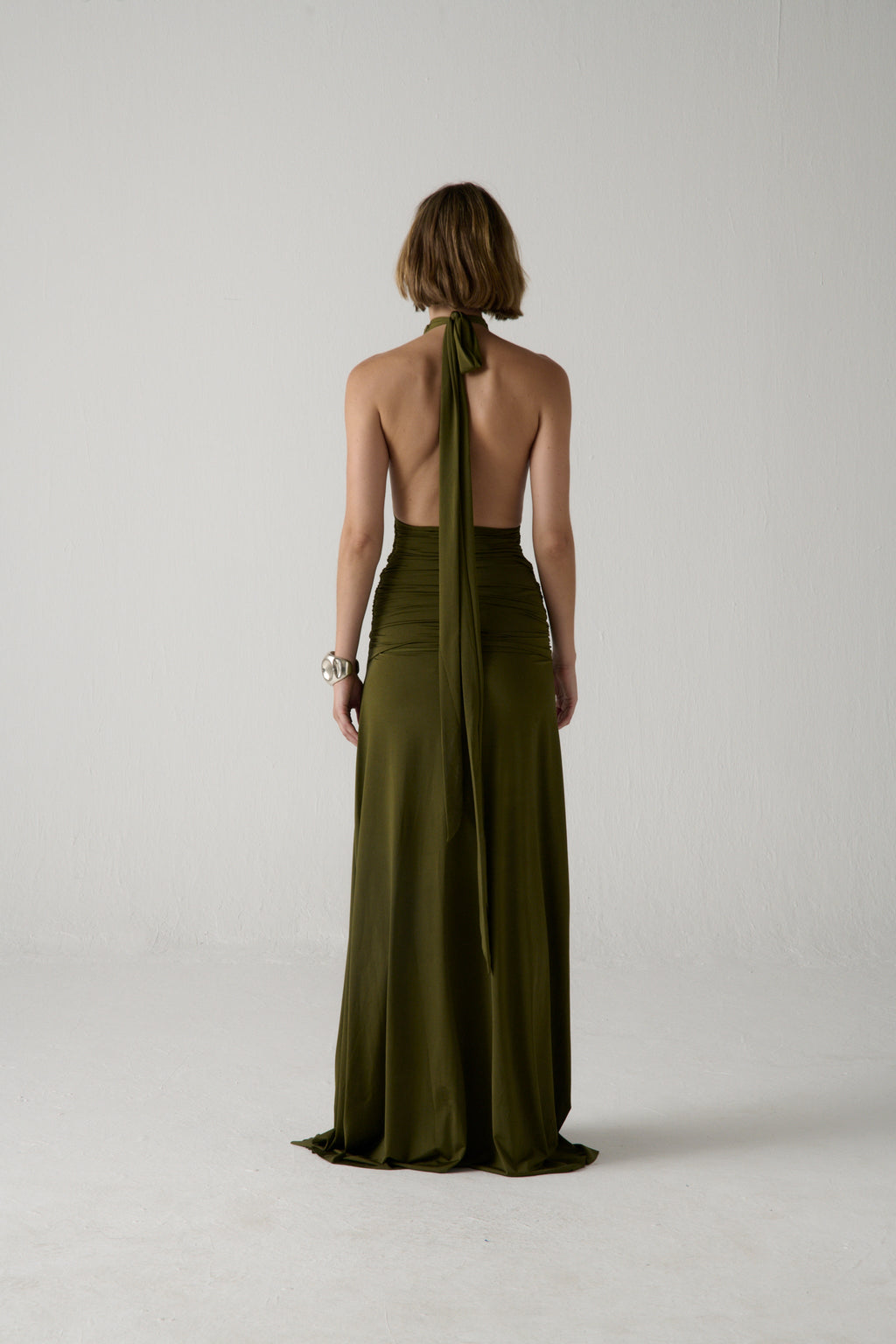 Vestido halter La Salsera en verde oliva
