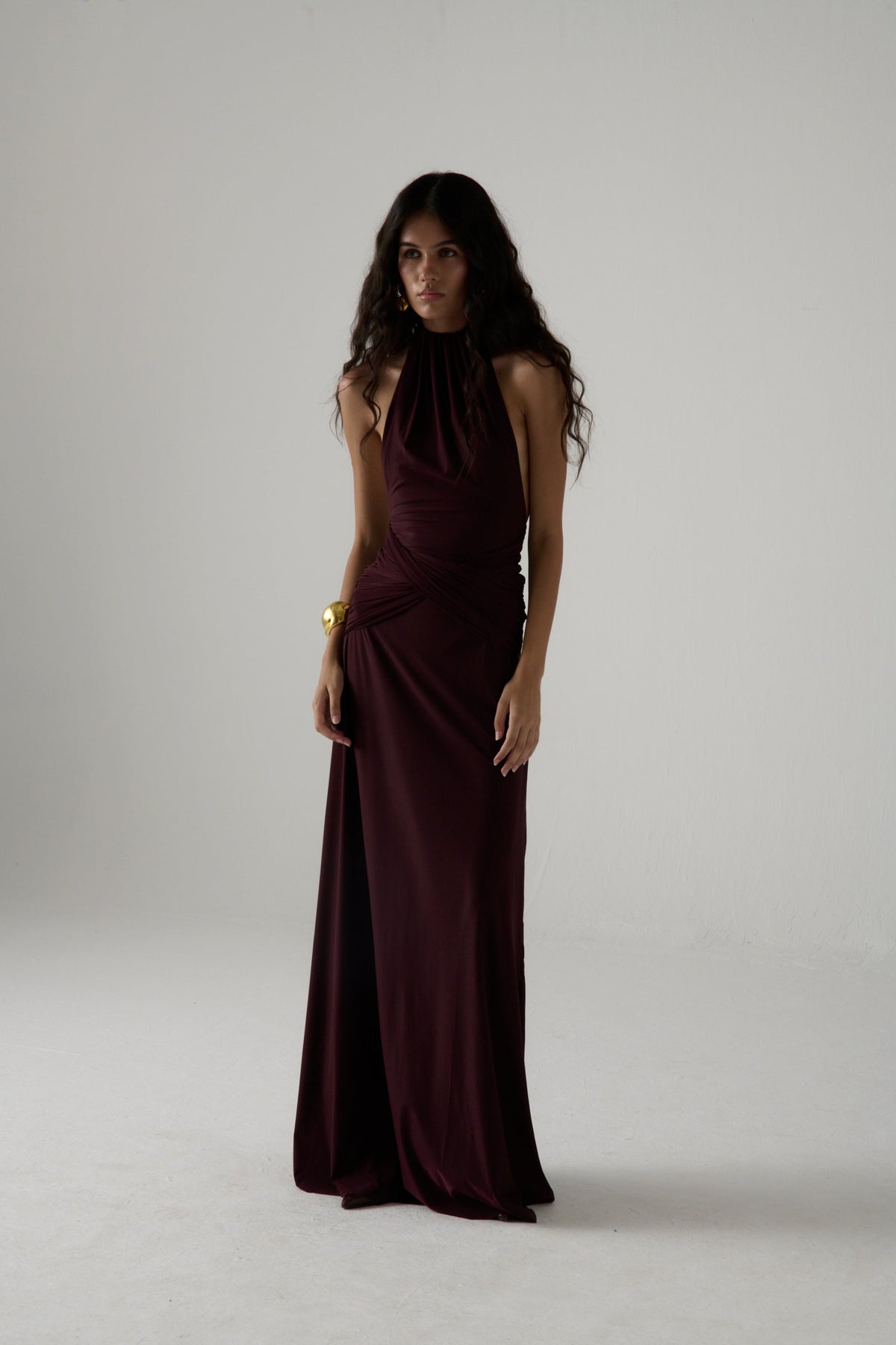 Vestido halter La Salsera en burdeos