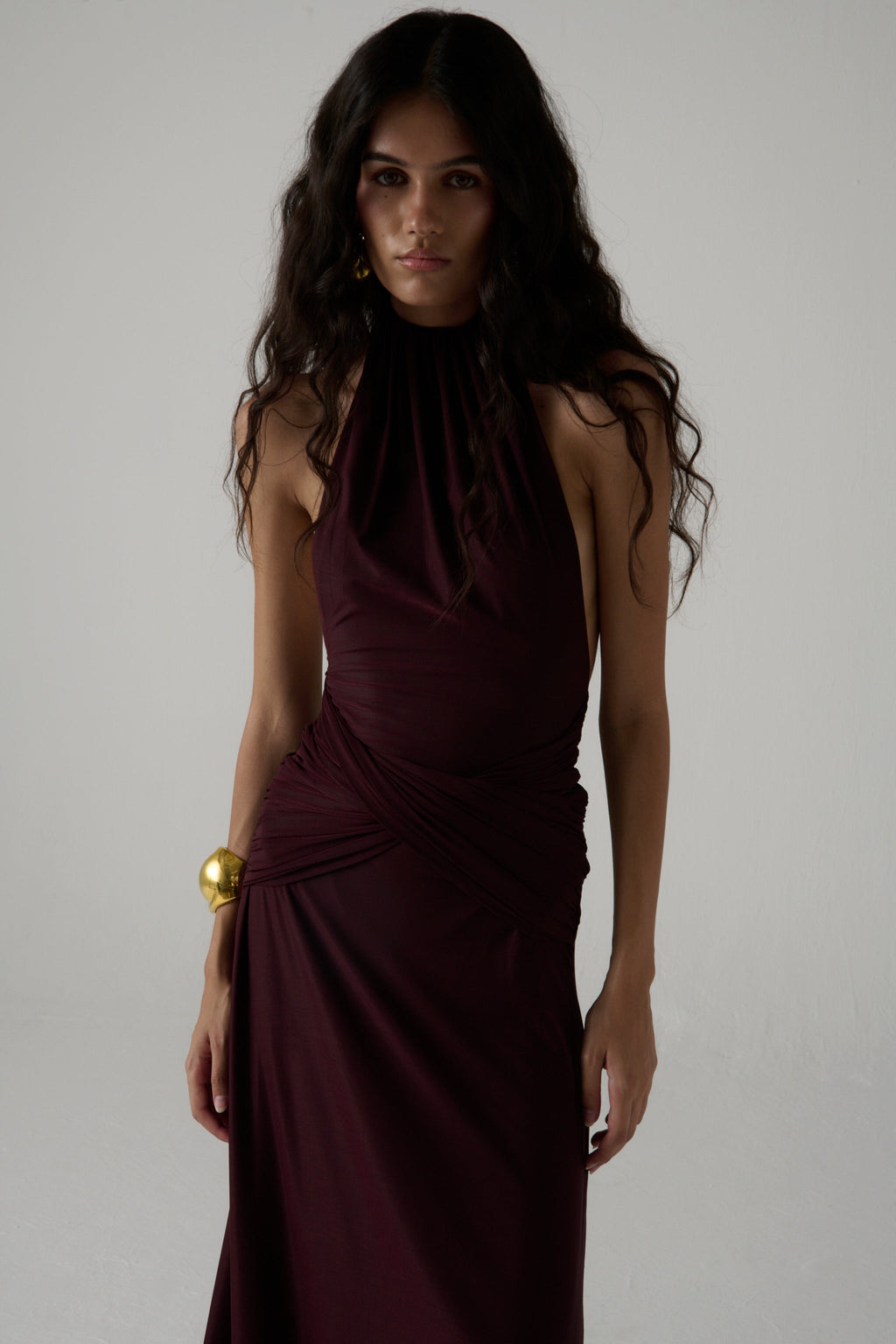 Vestido halter La Salsera en burdeos