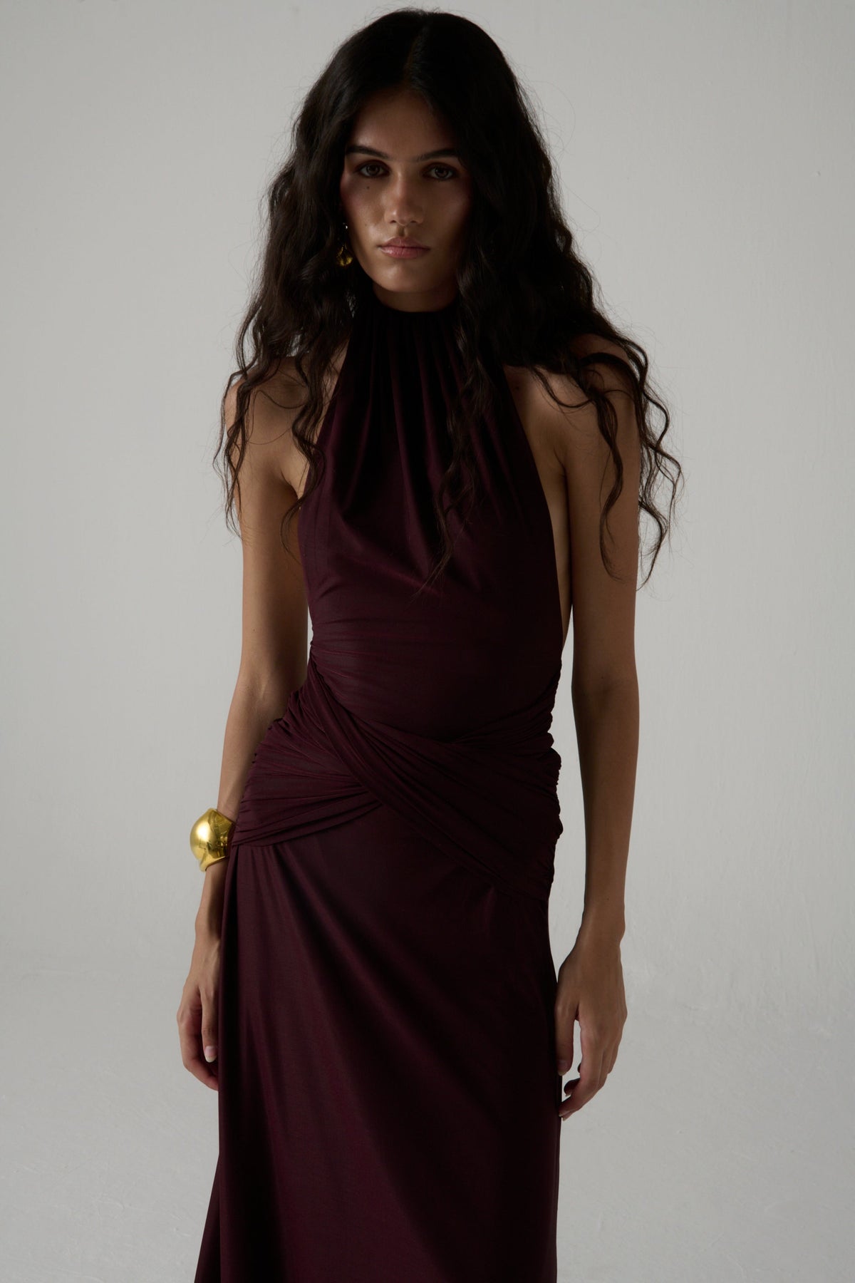 Vestido halter La Salsera en burdeos
