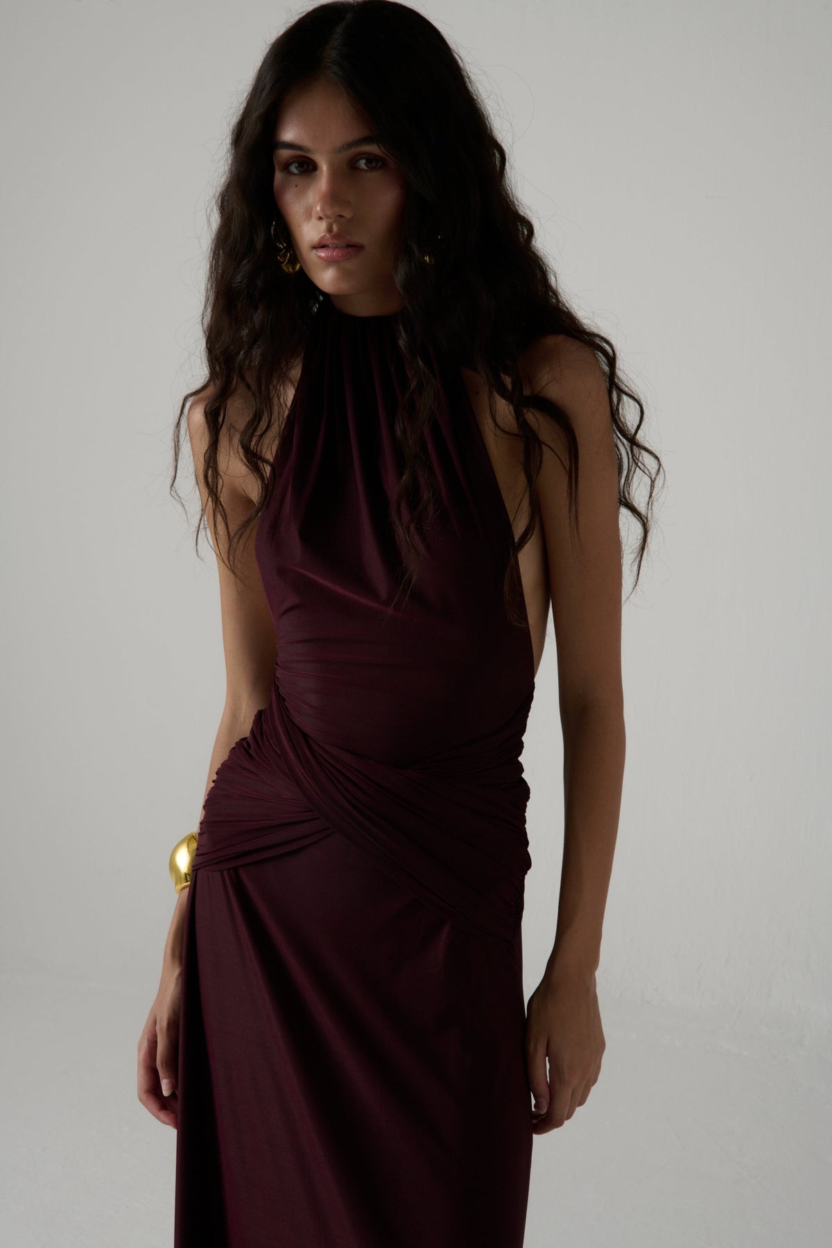Vestido halter La Salsera en burdeos