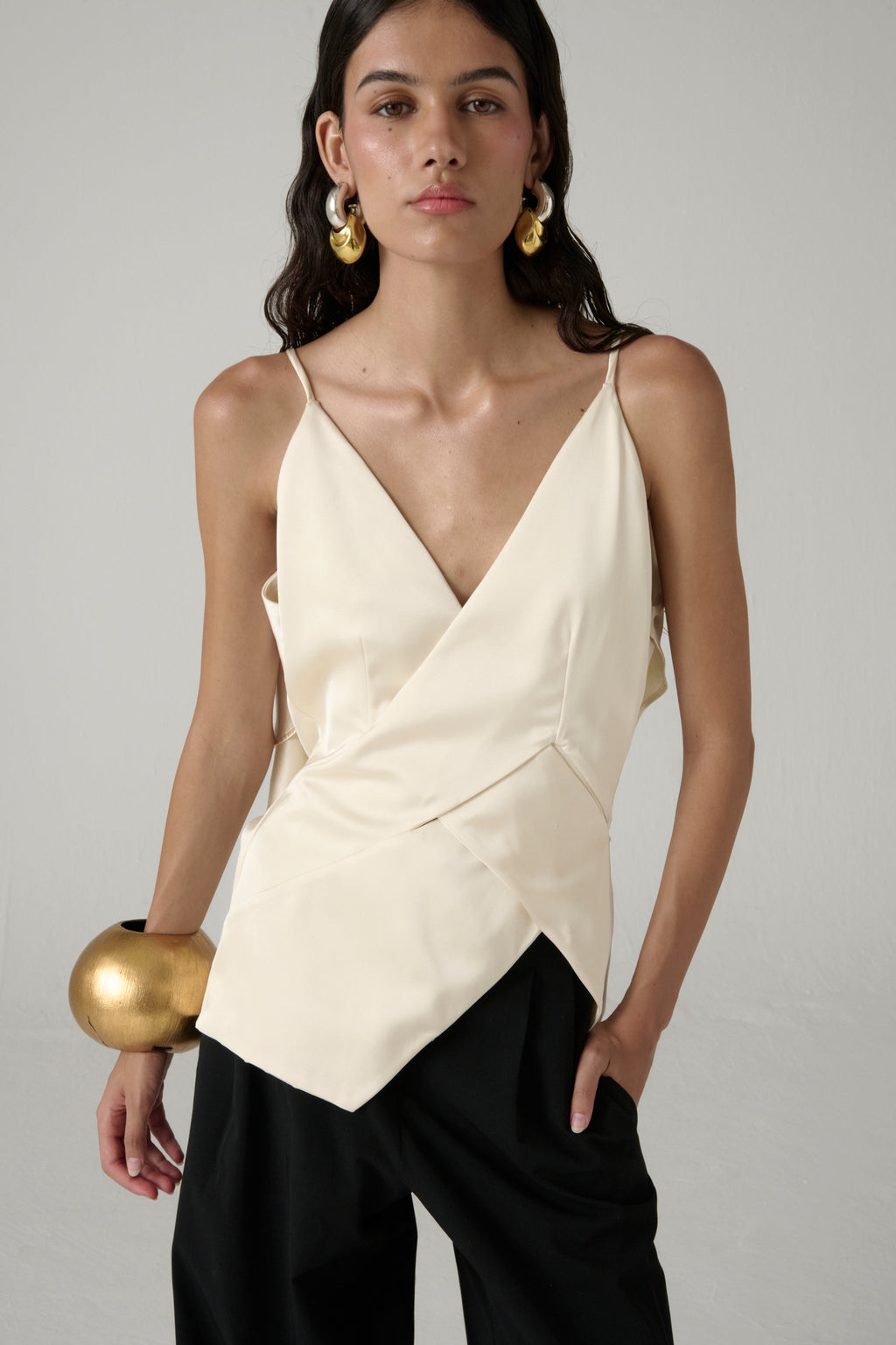Blusa cruzada La Movidita en blanco roto