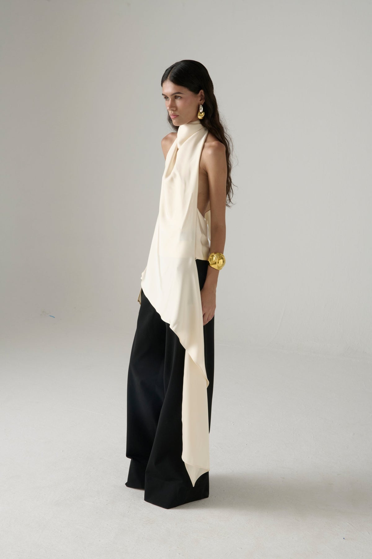 Blusa halter La Joyita en blanco roto
