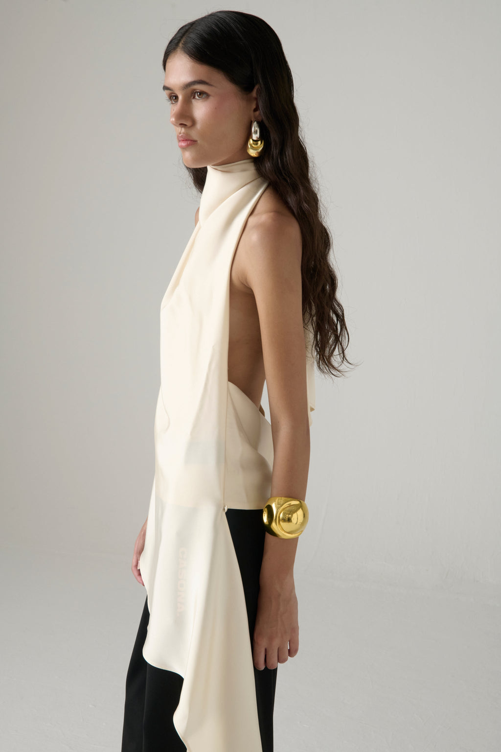 Blusa halter La Joyita en blanco roto