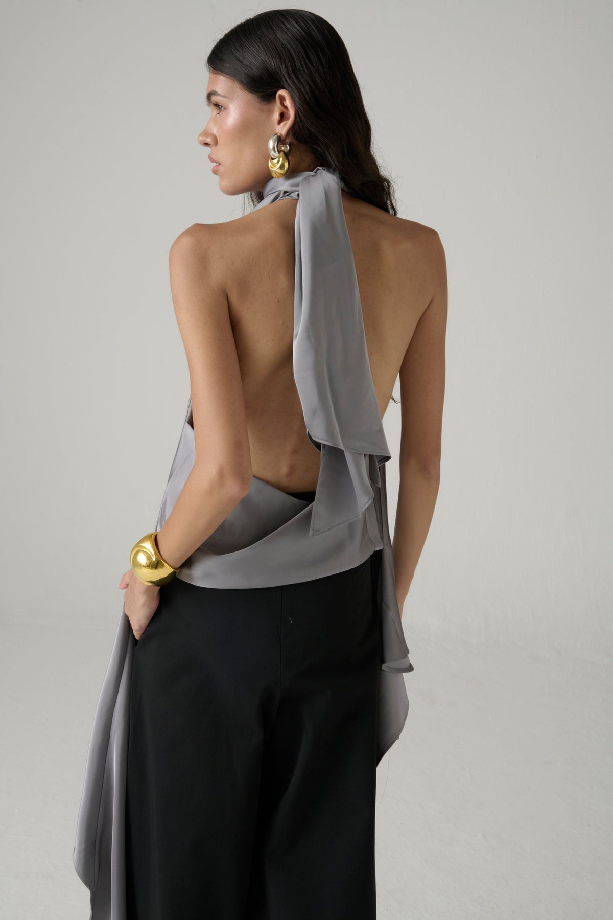 Blusa halter La Joyita en azul petróleo