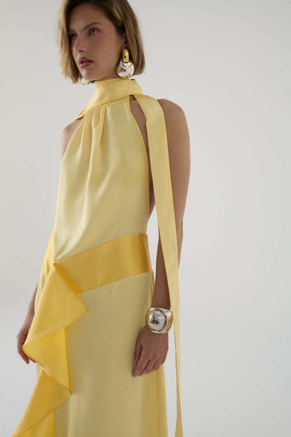 Vestido La Emperifollá en amarillo mantequilla