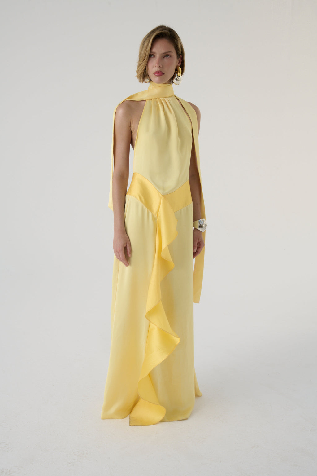 Vestido La Emperifollá en amarillo mantequilla