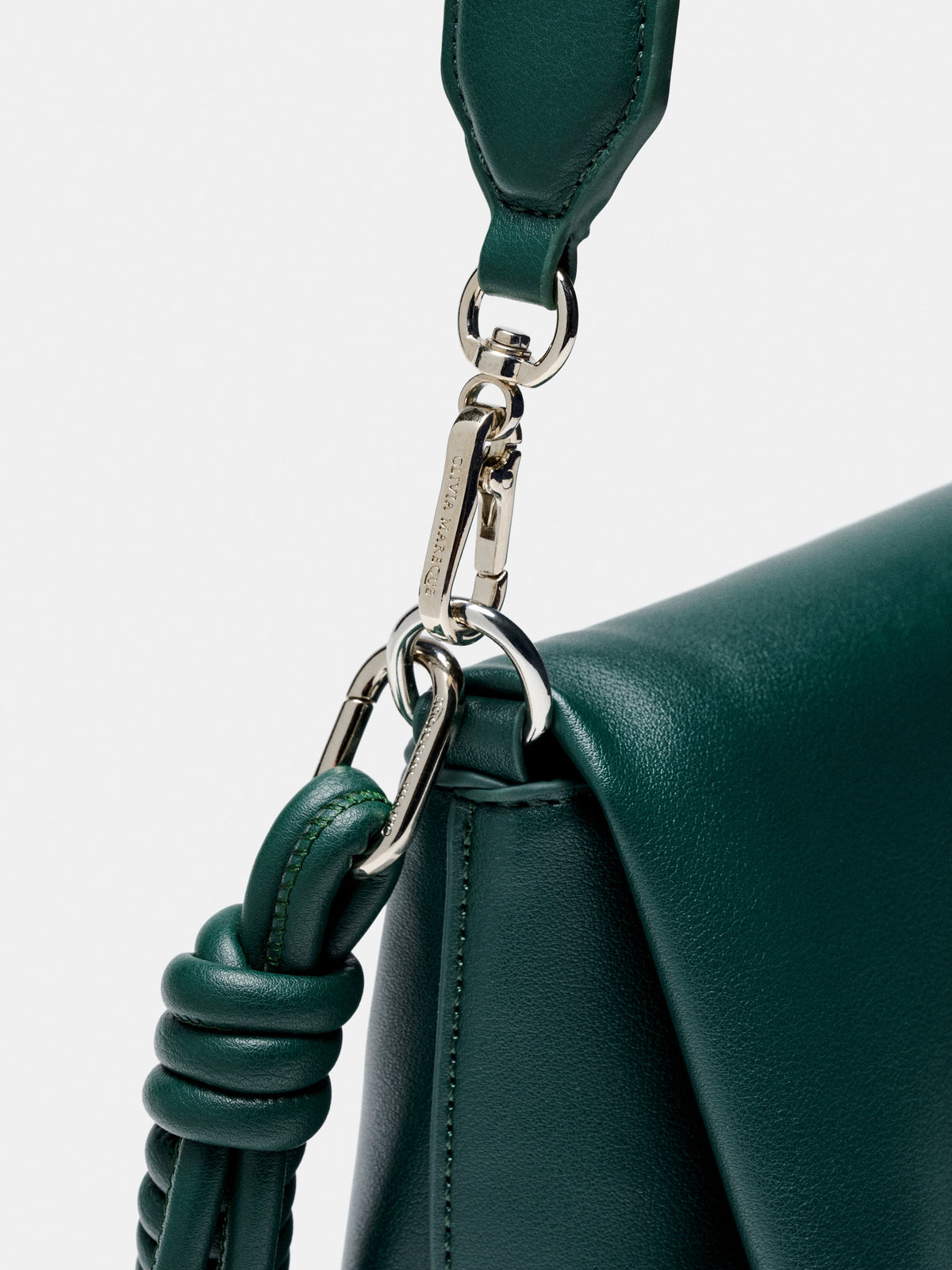 Bolso Olivia Verde de piel vegana con dos cadenas