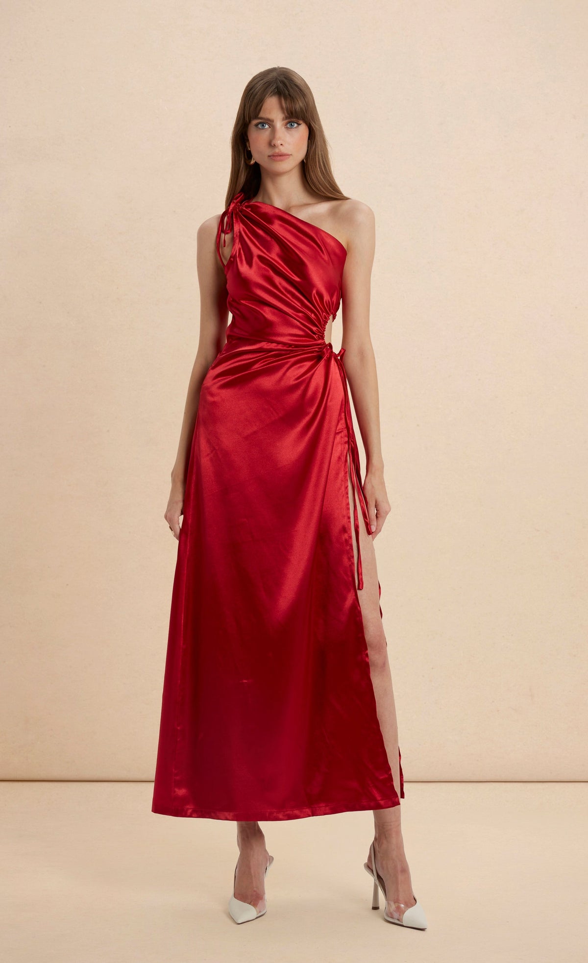 Vestido maxi Nour rojo escarlata de un hombro con cut-out