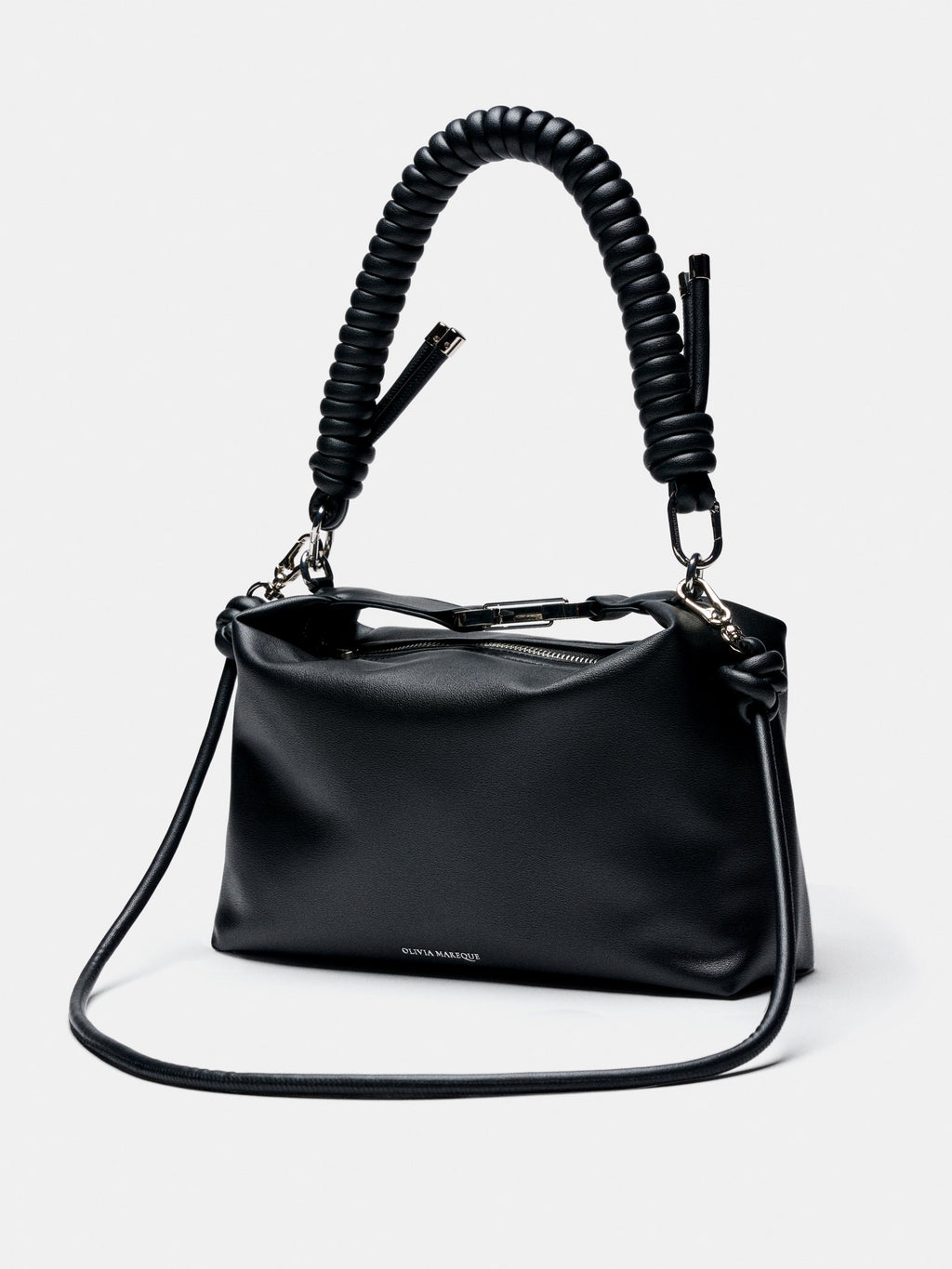 Bolso Kenza Medium negro de piel vegana con dos cadenas