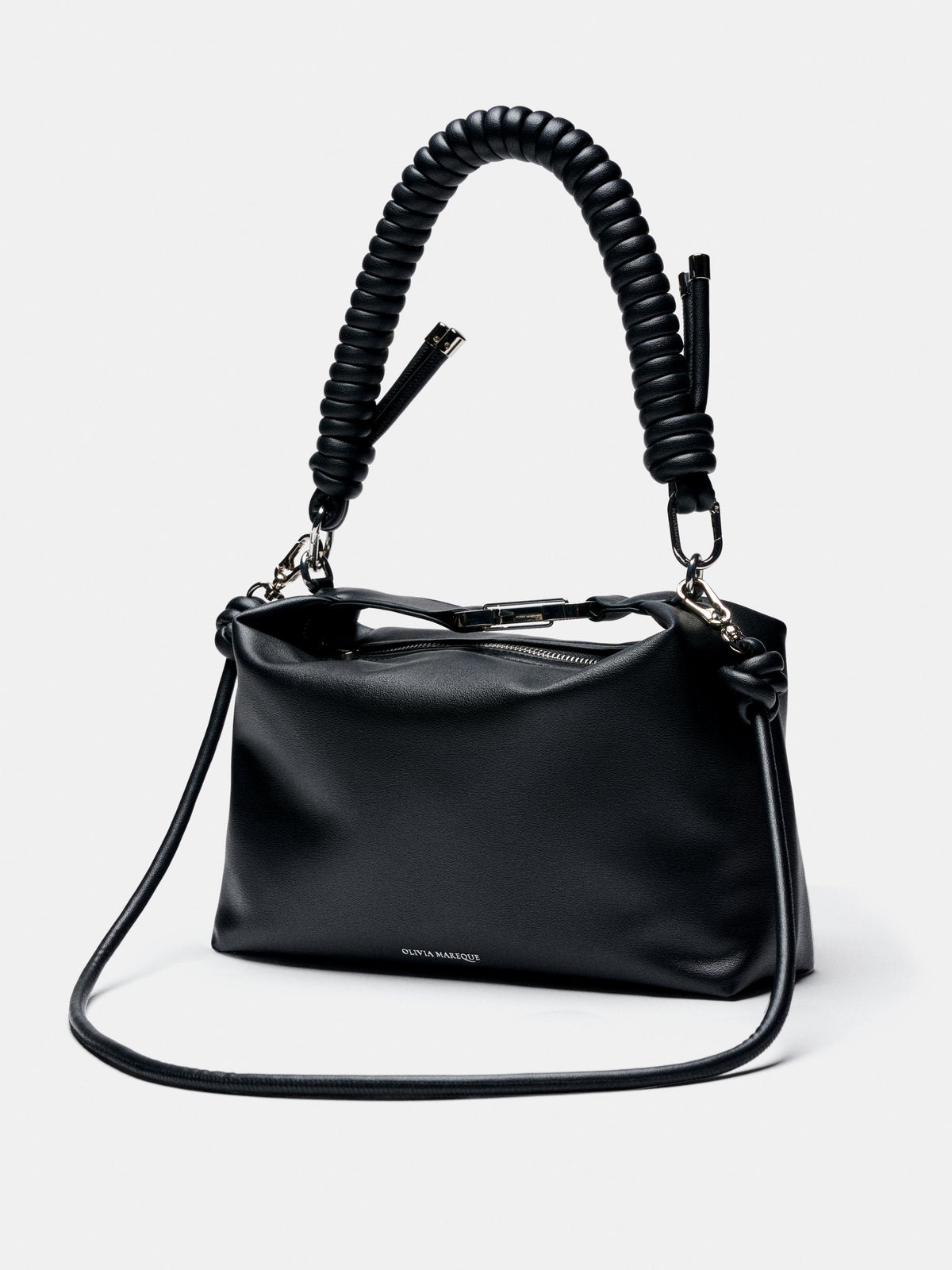 Bolso Kenza Medium negro de piel vegana con dos cadenas
