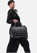 Bolso bowling BRUTAL negro de piel con tachuelas