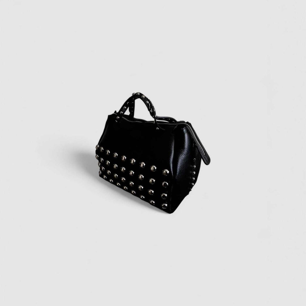 Bolso bowling BRUTAL negro de piel con tachuelas