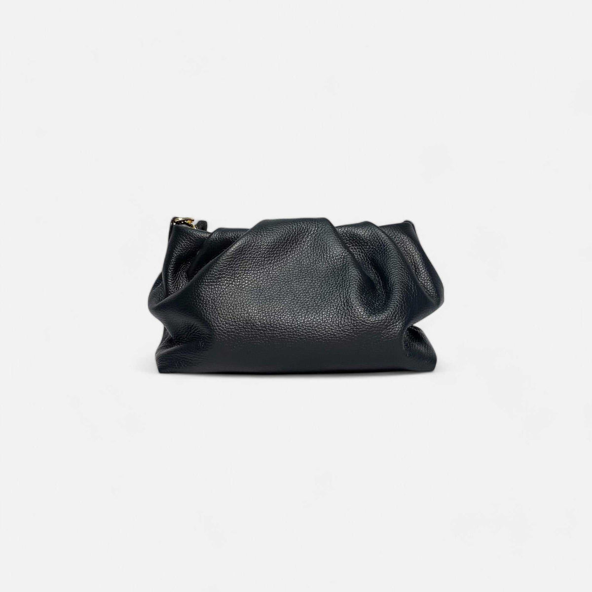 Bolso Pouch Elegance negro de piel con cadena dorada