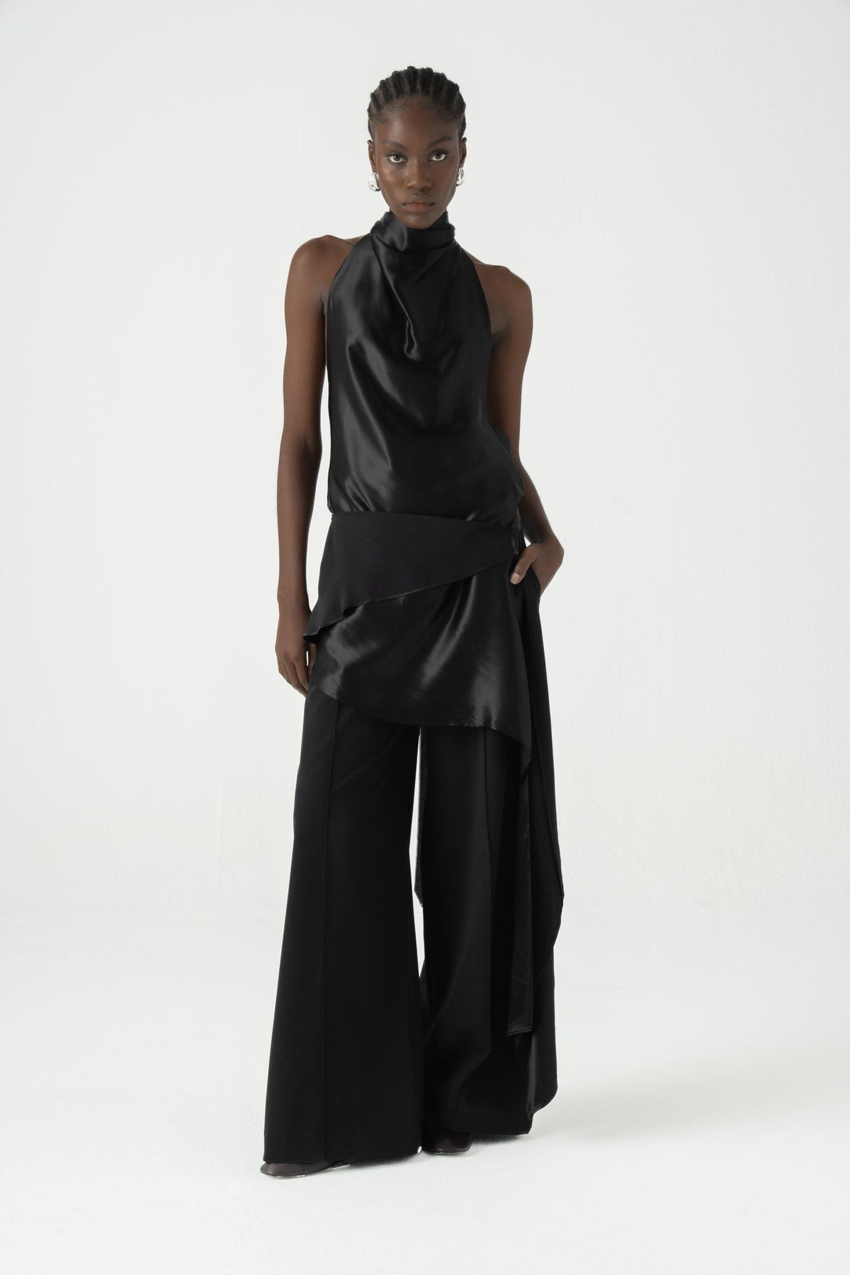 Blusa halter La Joyita en negro