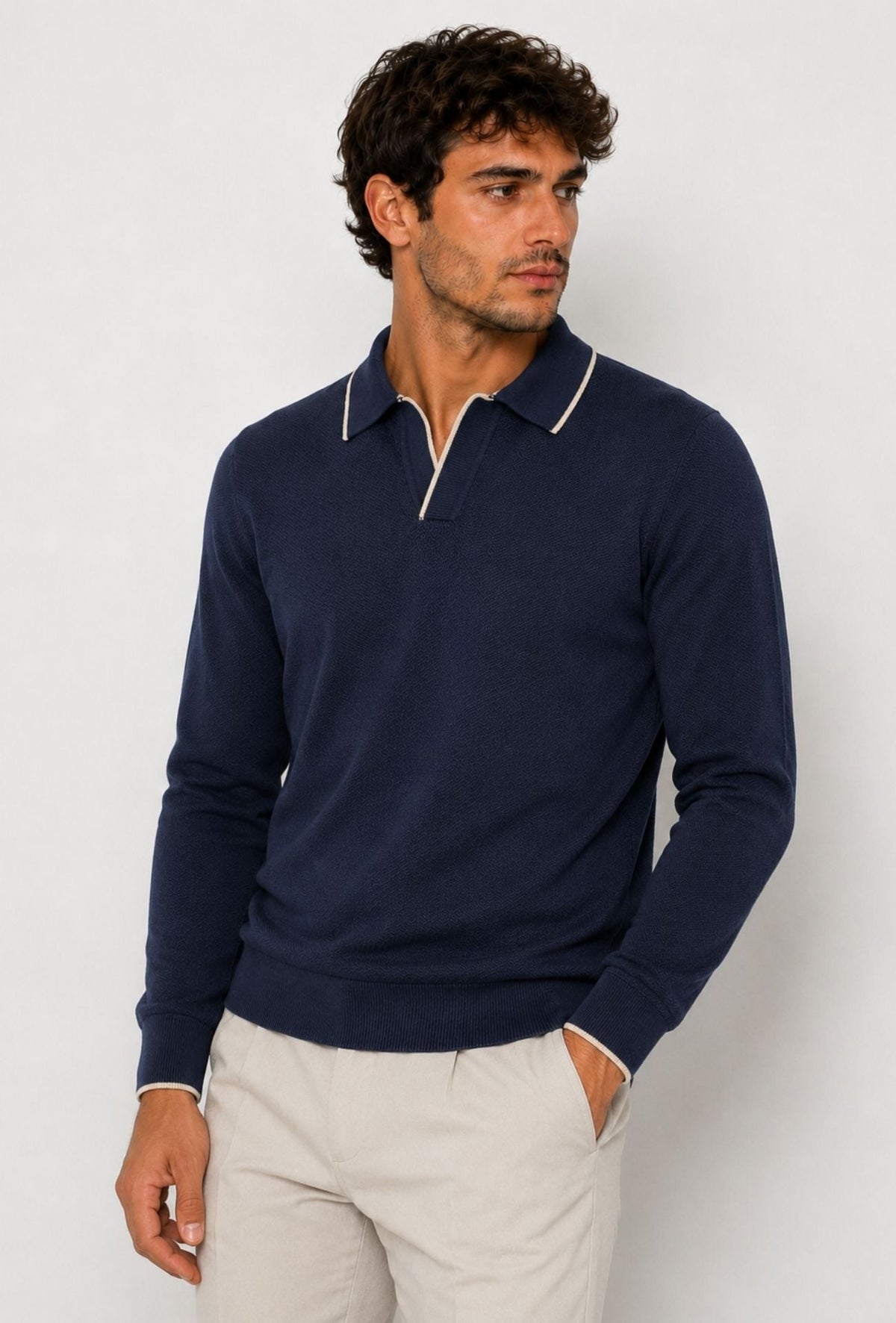 Polo de hombre Dresserd de manga larga en punto azul marino con escote Derby