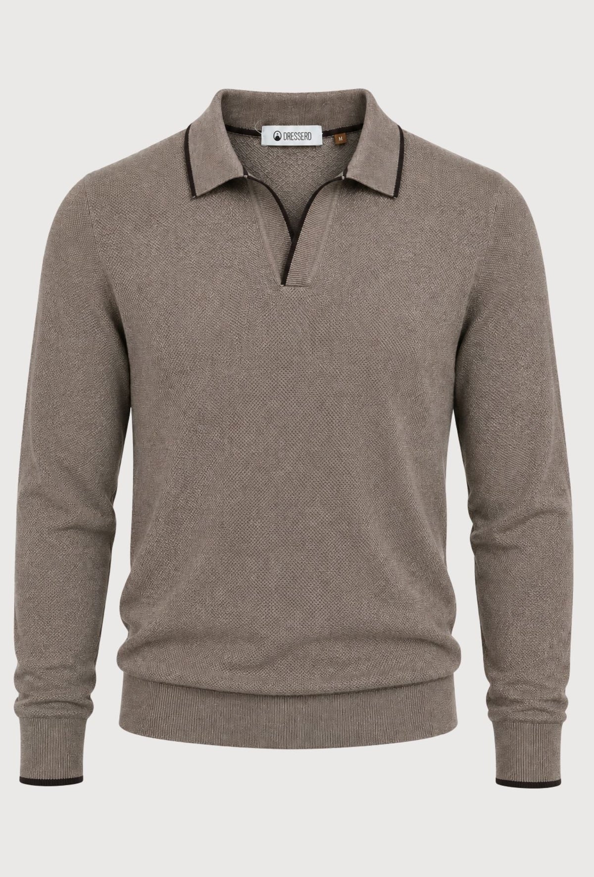 Polo de hombre Dresserd de punto color topo con cuello en contraste y escote Derby.