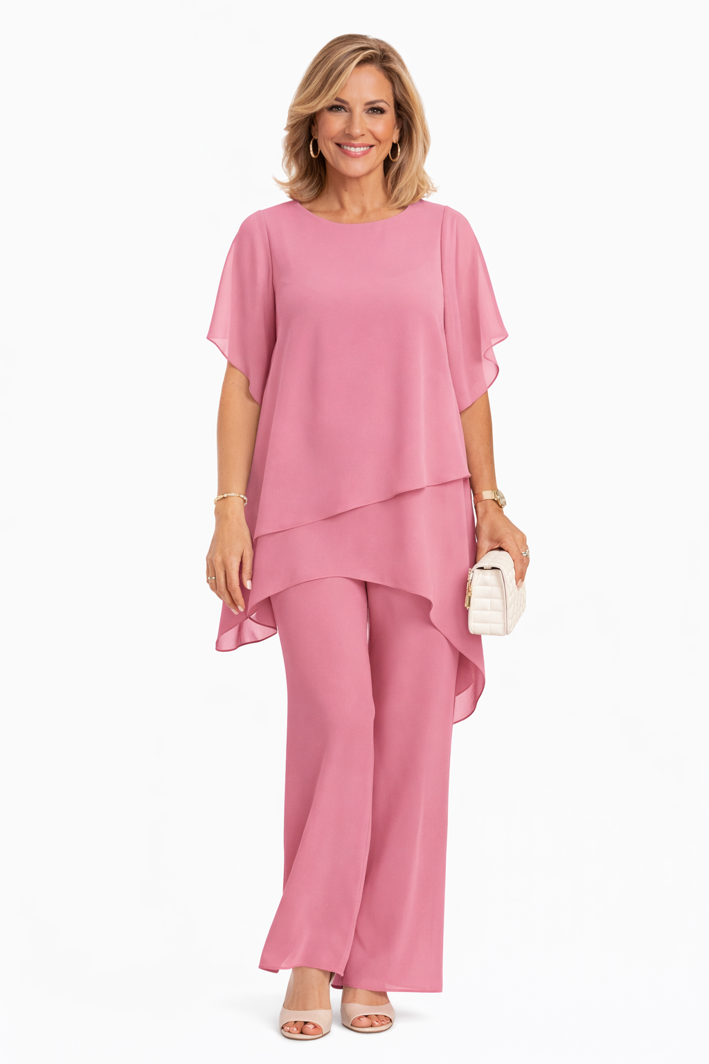Conjunto elegante de mujer con blusa fluida y pantalón ancho