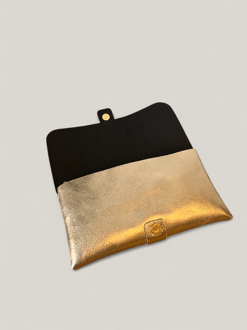 Bolso bandolera Nova metalizado con cadena dorada
