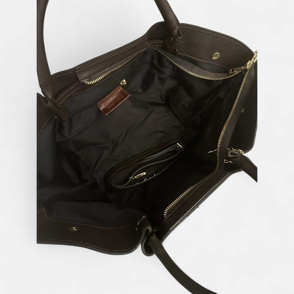 Bolso Cassandra chocolate de piel de vacuno con cierre giratorio
