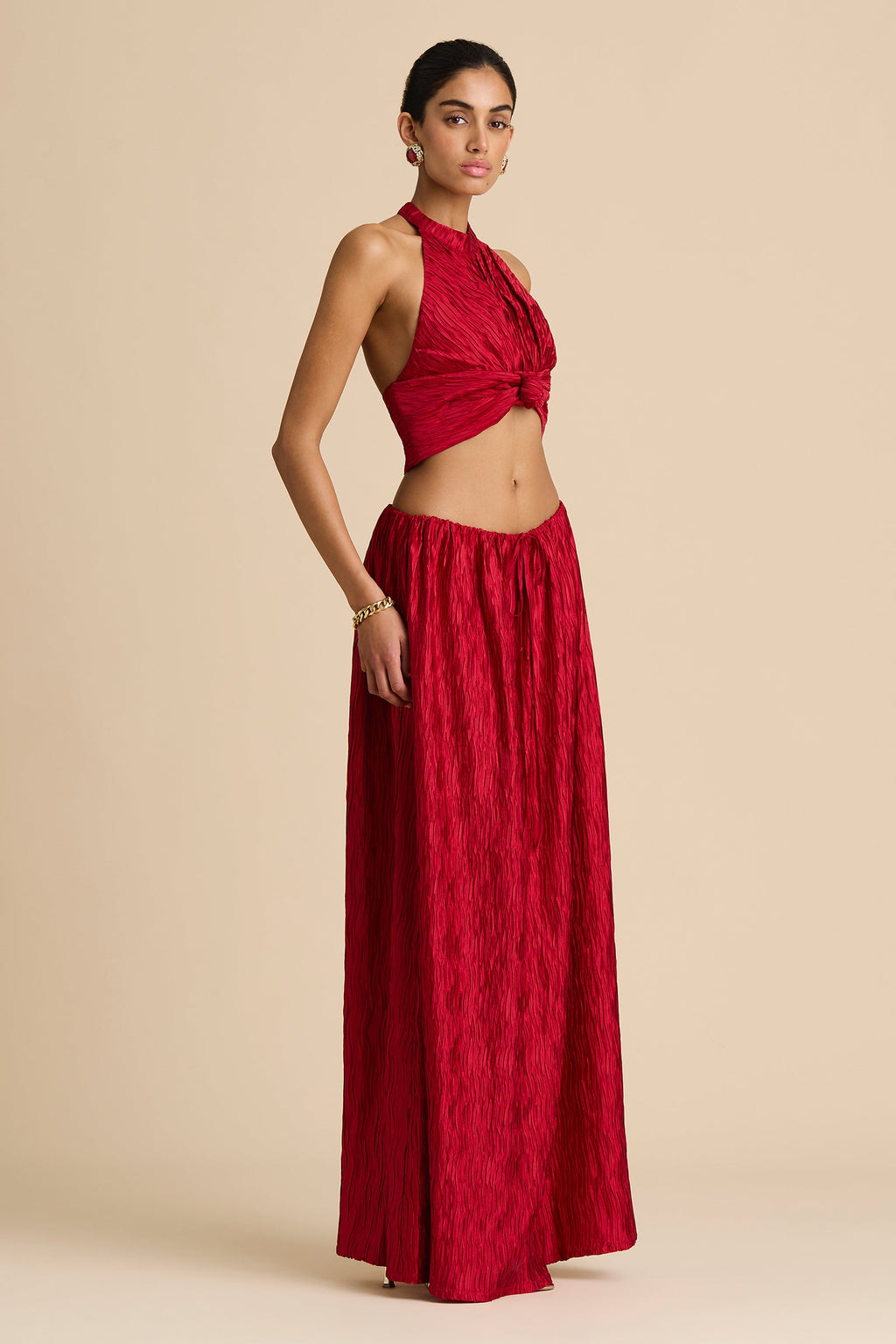 Top halter Marrakech color carmesí con nudo delantero