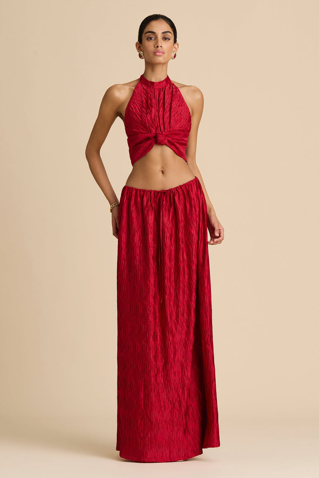 Top halter Marrakech color carmesí con nudo delantero