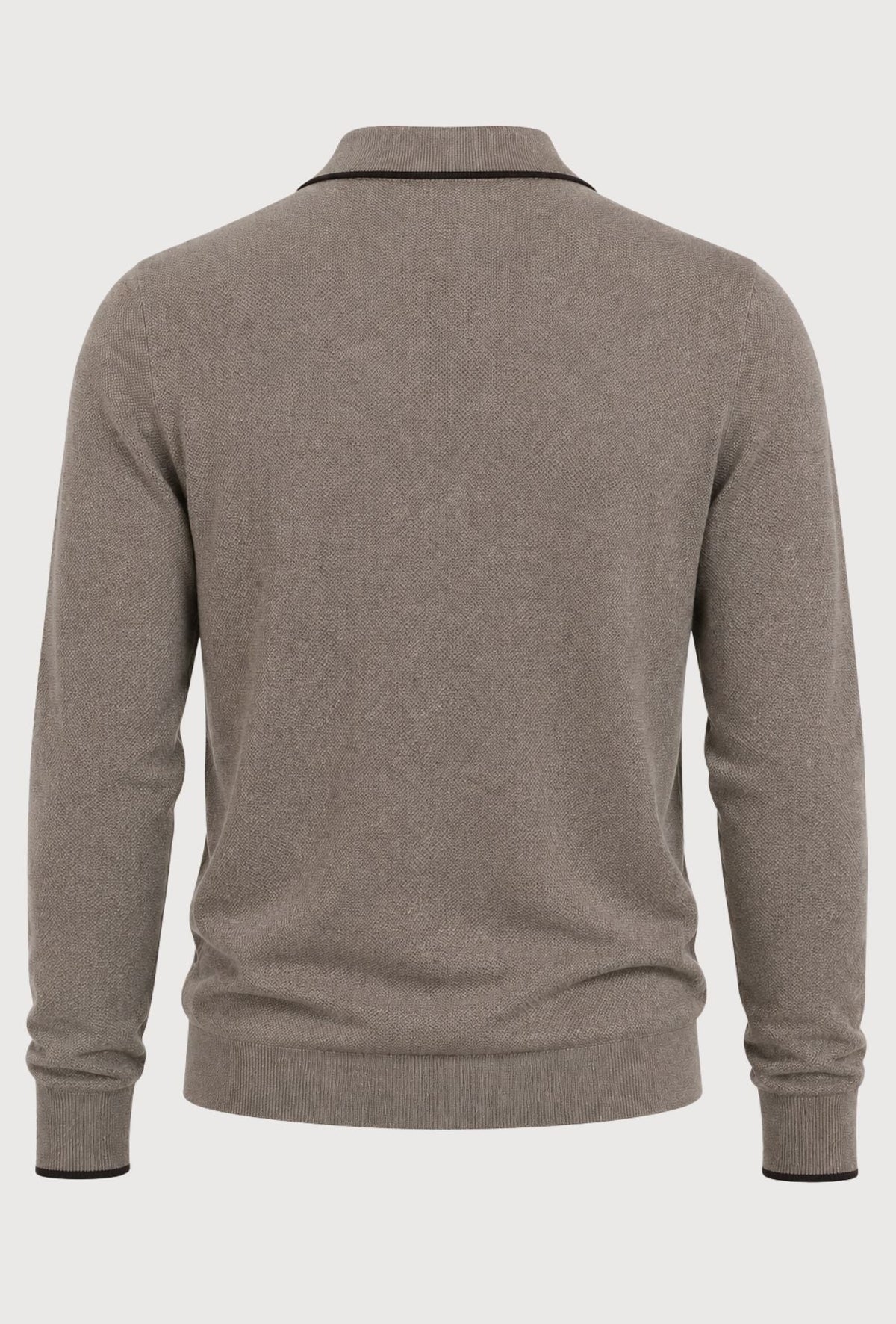 Polo de hombre Dresserd de punto color topo con cuello en contraste y escote Derby.
