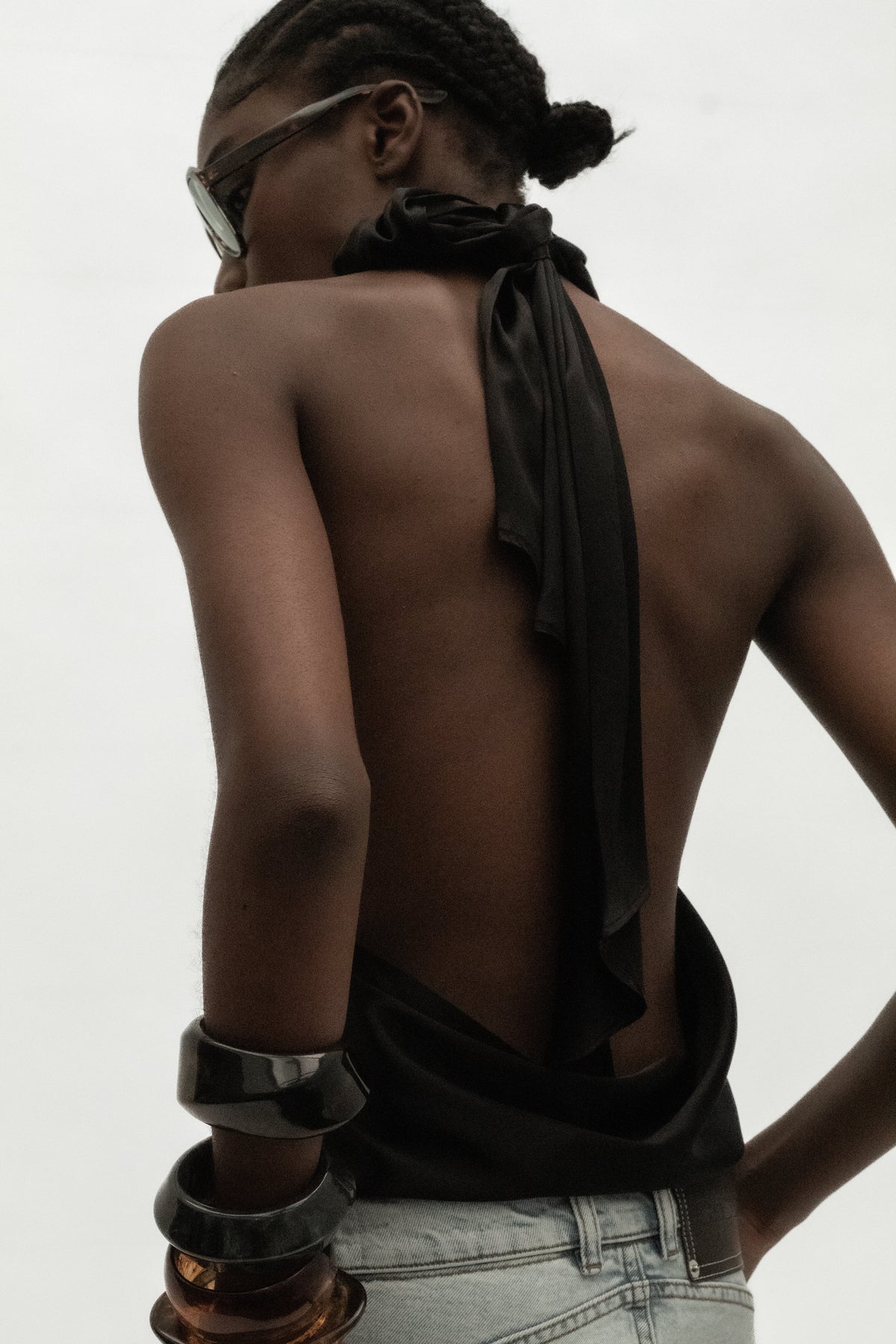 Blusa halter La Joyita en negro