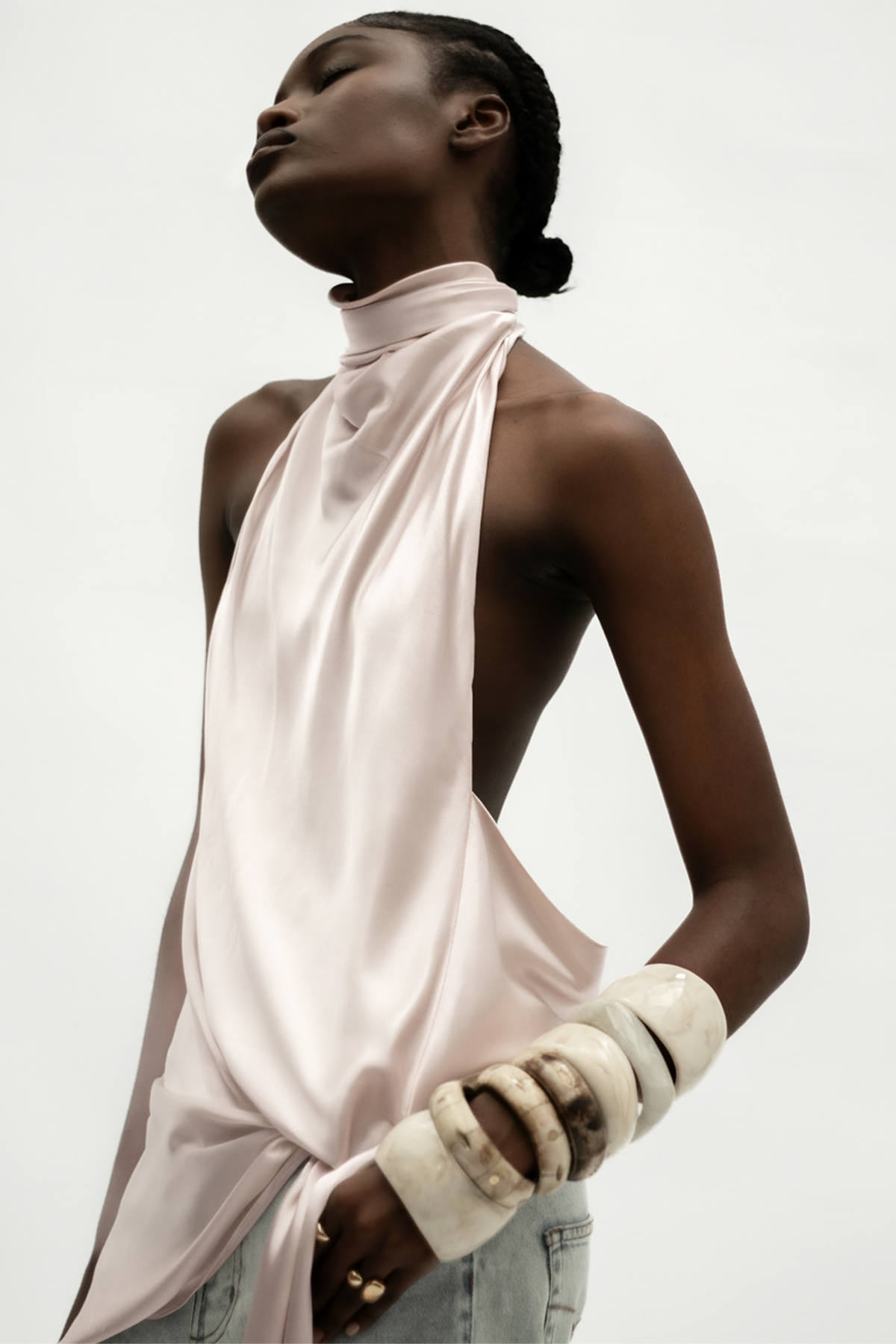 Blusa halter La Joyita en rosa perlado