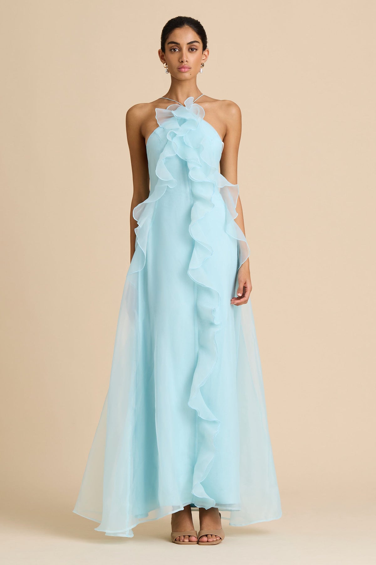 Vestido largo de organza azul Capri con escote halter