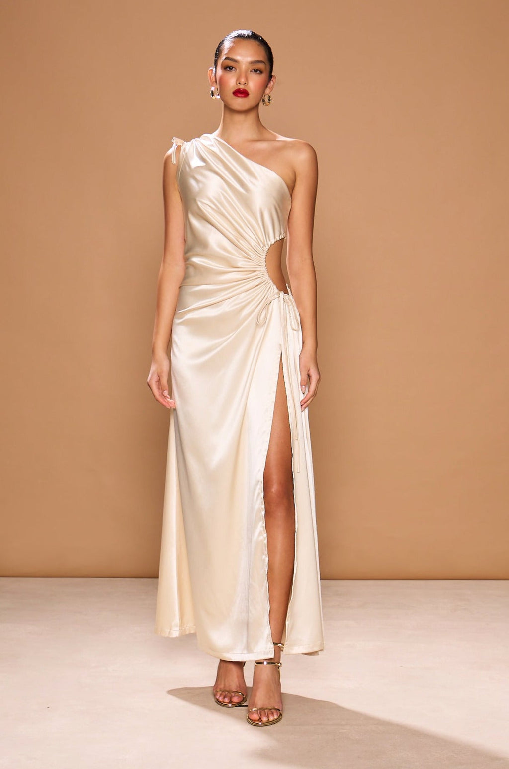 Vestido maxi Nour Ocean Pearl con escote de un hombro