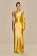 Vestido Sonya de viscosa en color marigold con corte asimétrico