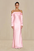 Vestido Issy de satén rosa pétalo con hombros descubiertos