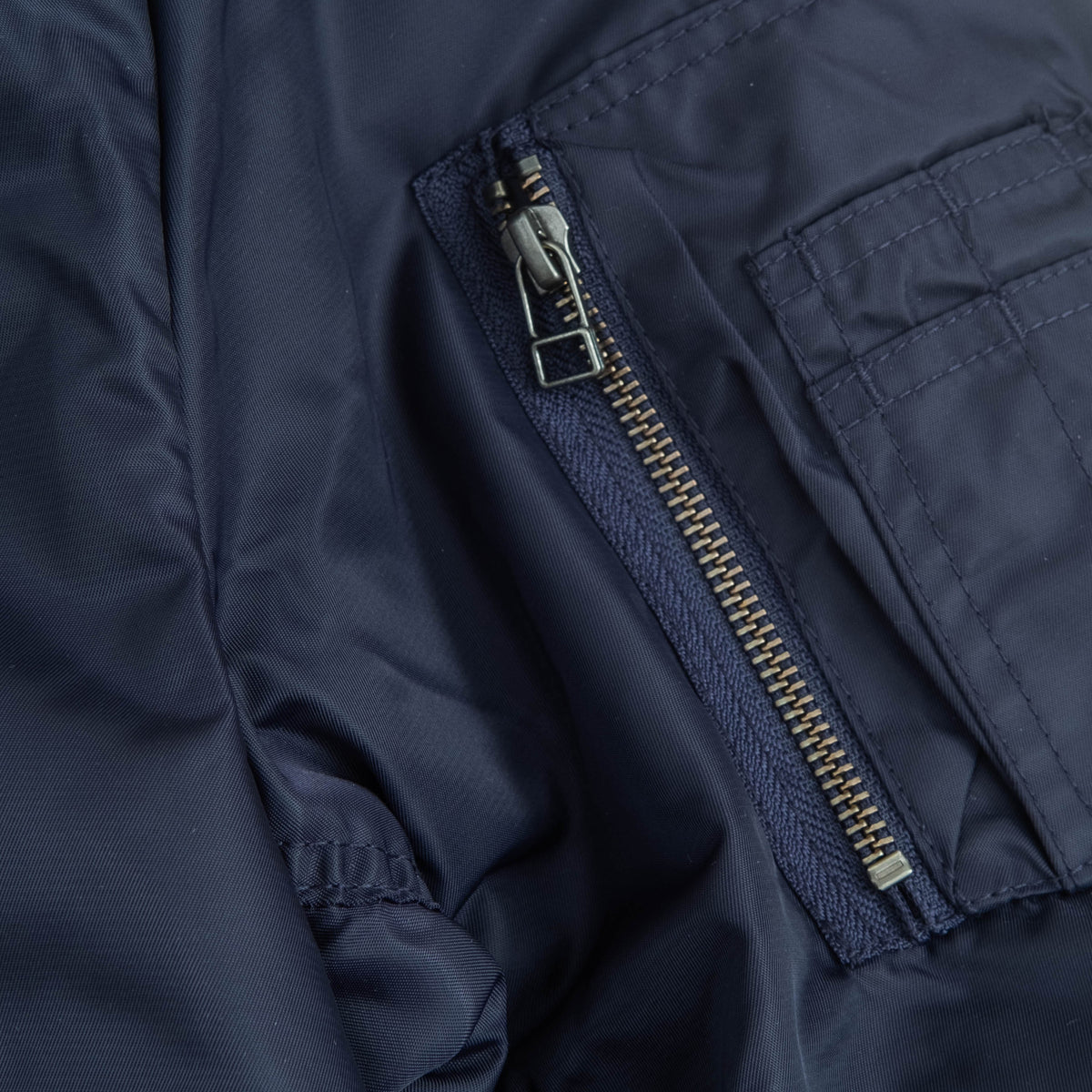 Chaqueta bomber MA-1 azul marino