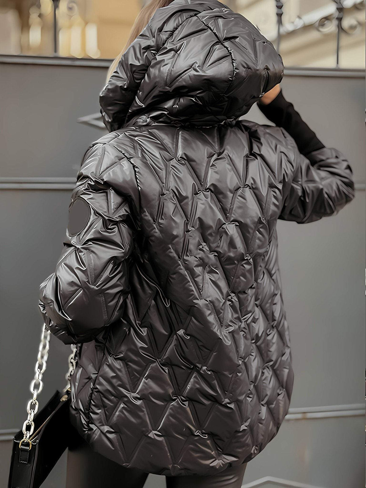 Chaqueta acolchada de mujer con capucha