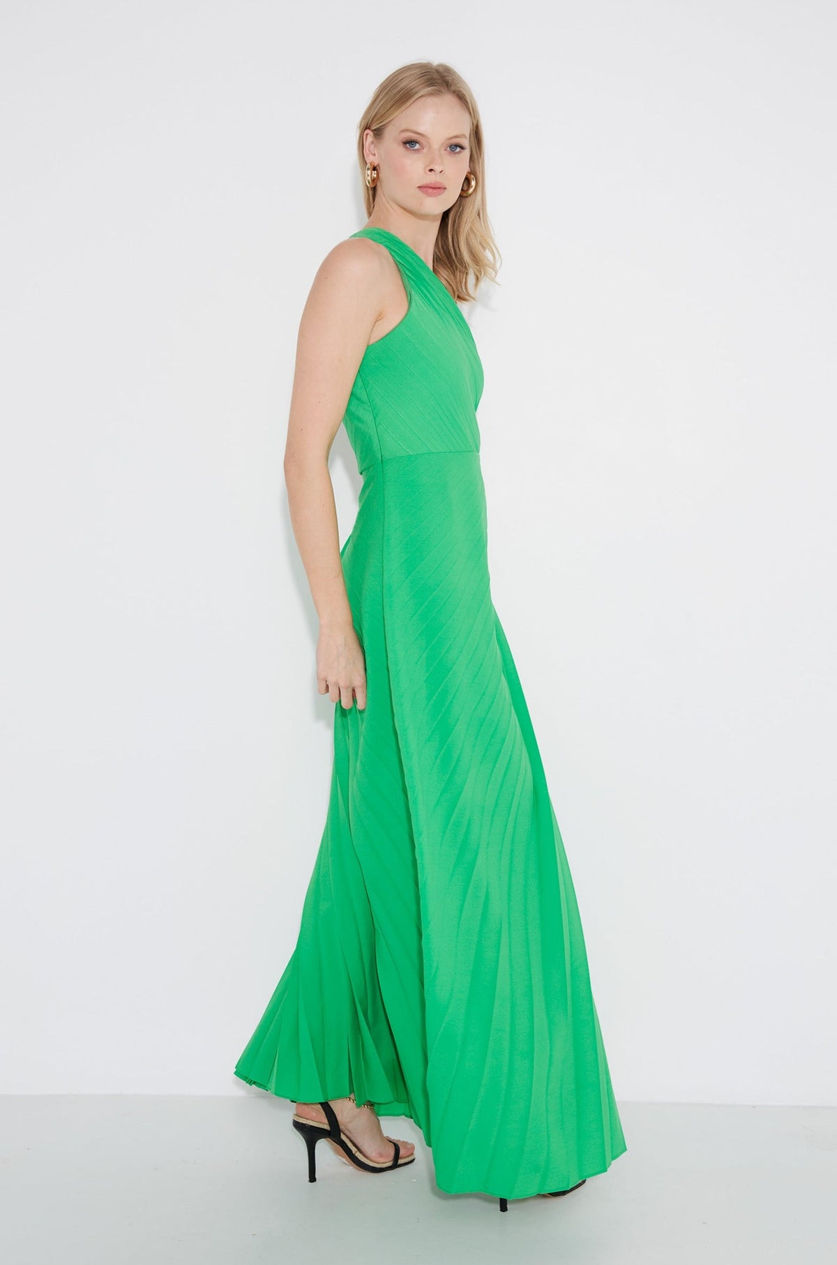 Vestido largo Azalea de un hombro en verde Barcelona