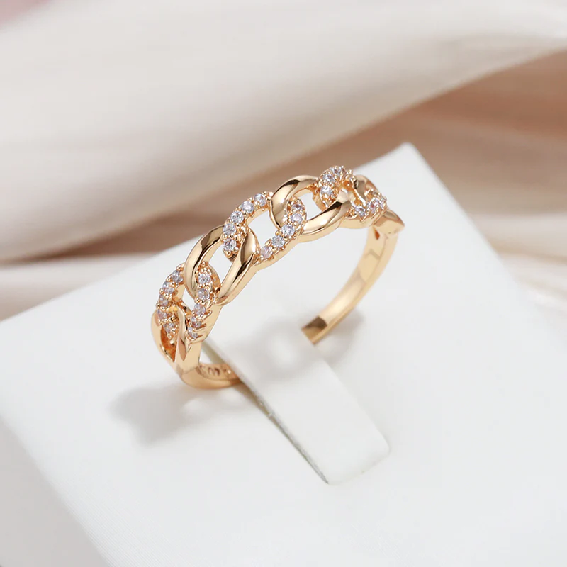 Debora | Anillo dorado de diseño trenzado