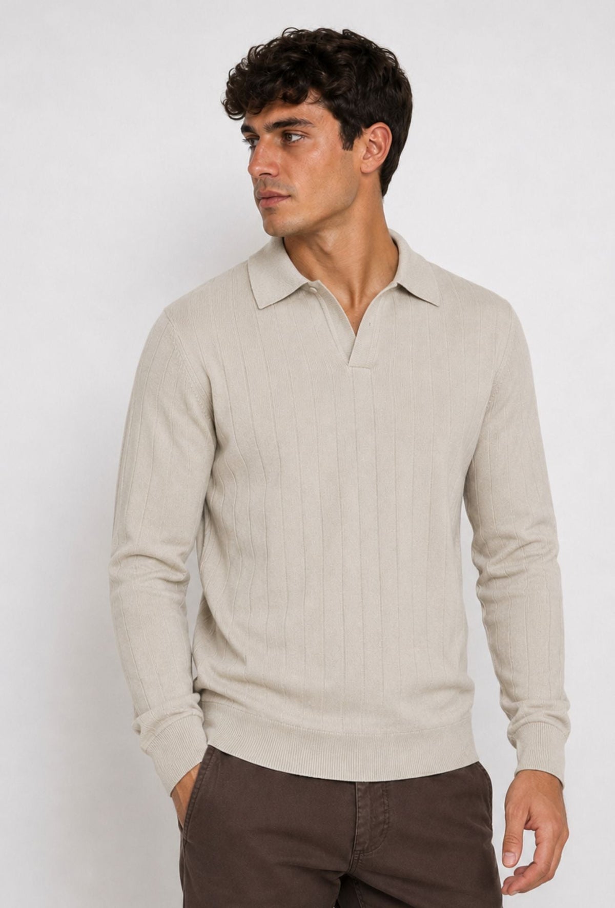 Polo de hombre Dresserd color arena en punto de canalé