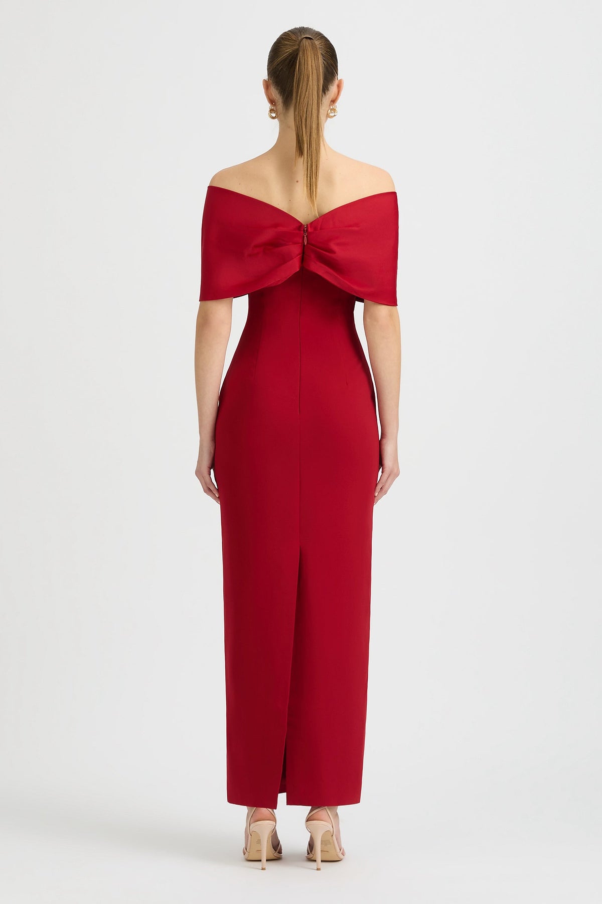 Vestido Belluno rojo Sorrento con lazo de hombros descubiertos