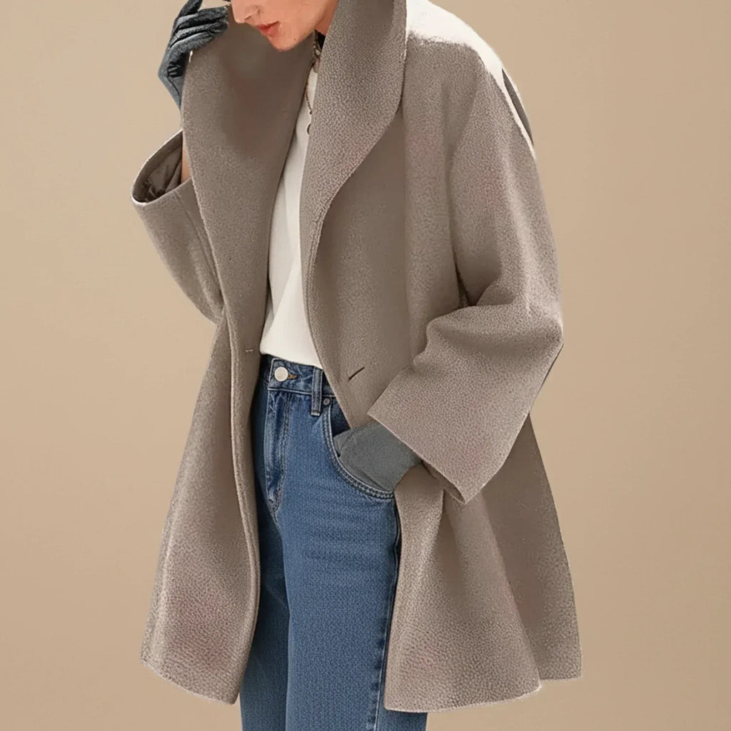 Abrigo oversize de mujer con cuello amplio de lana