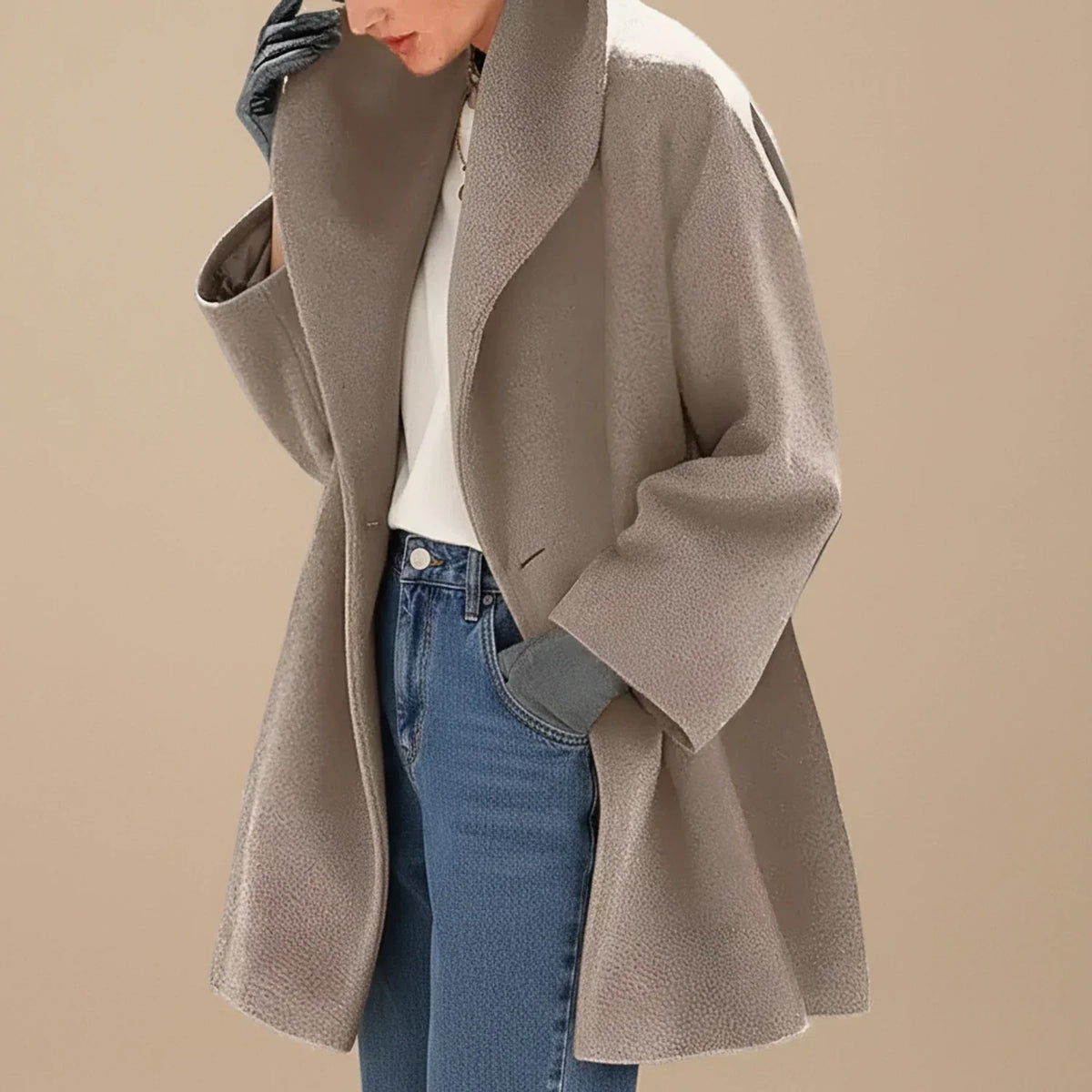 Abrigo oversize de mujer con cuello amplio de lana